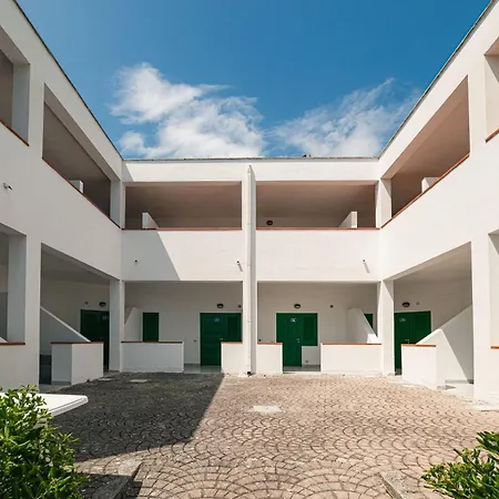 Villaggio Lunga 3*