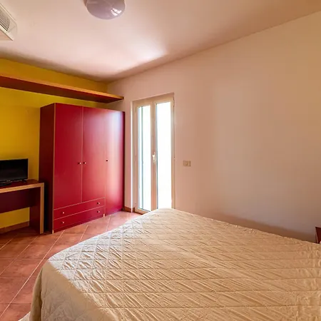 Villaggio Lunga Holiday park 3*